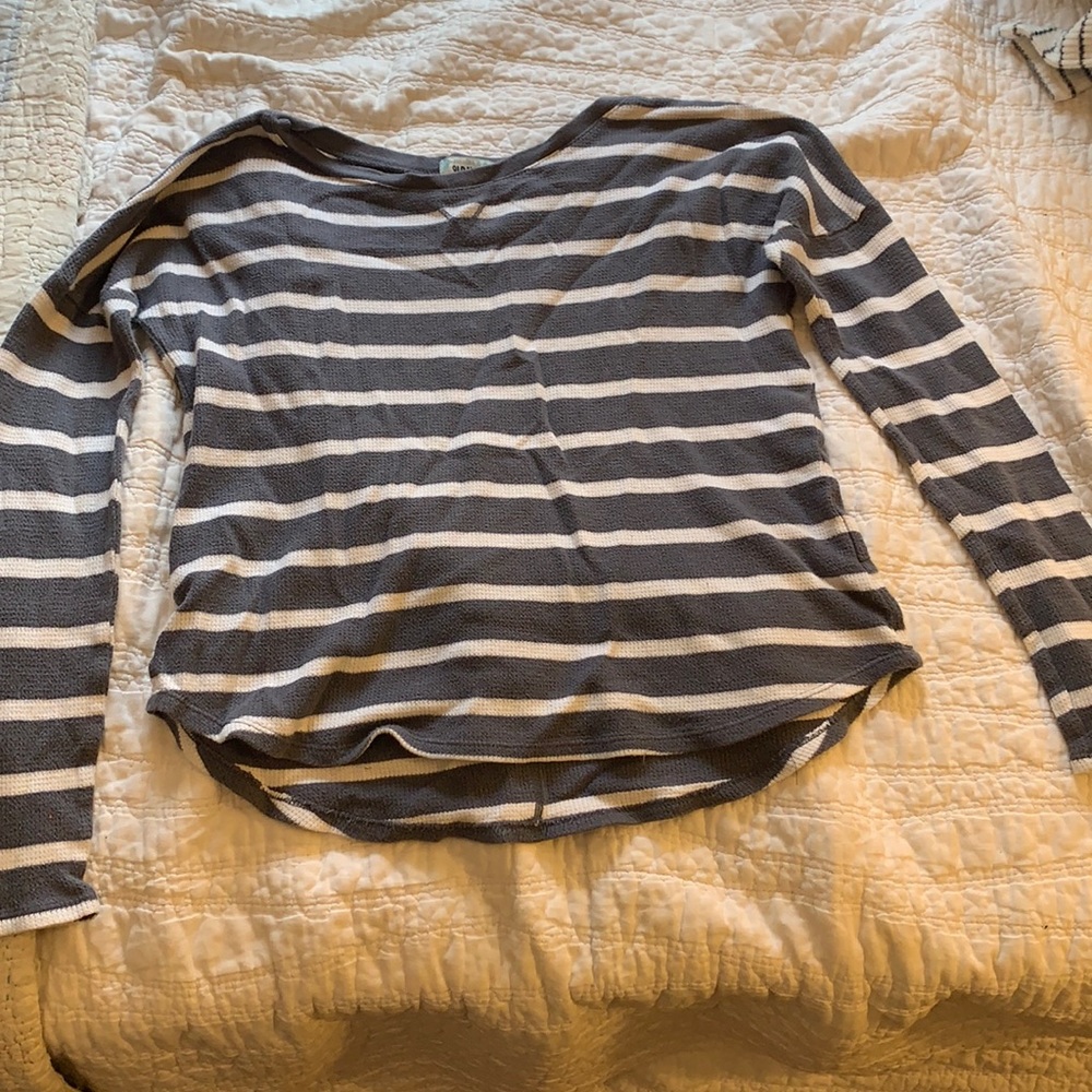 Forever 21 girls sweater